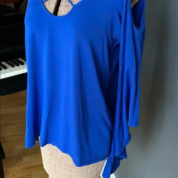 Boston Proper X bell sleeve cold shoulder top, Sm - Picture 4 of 7